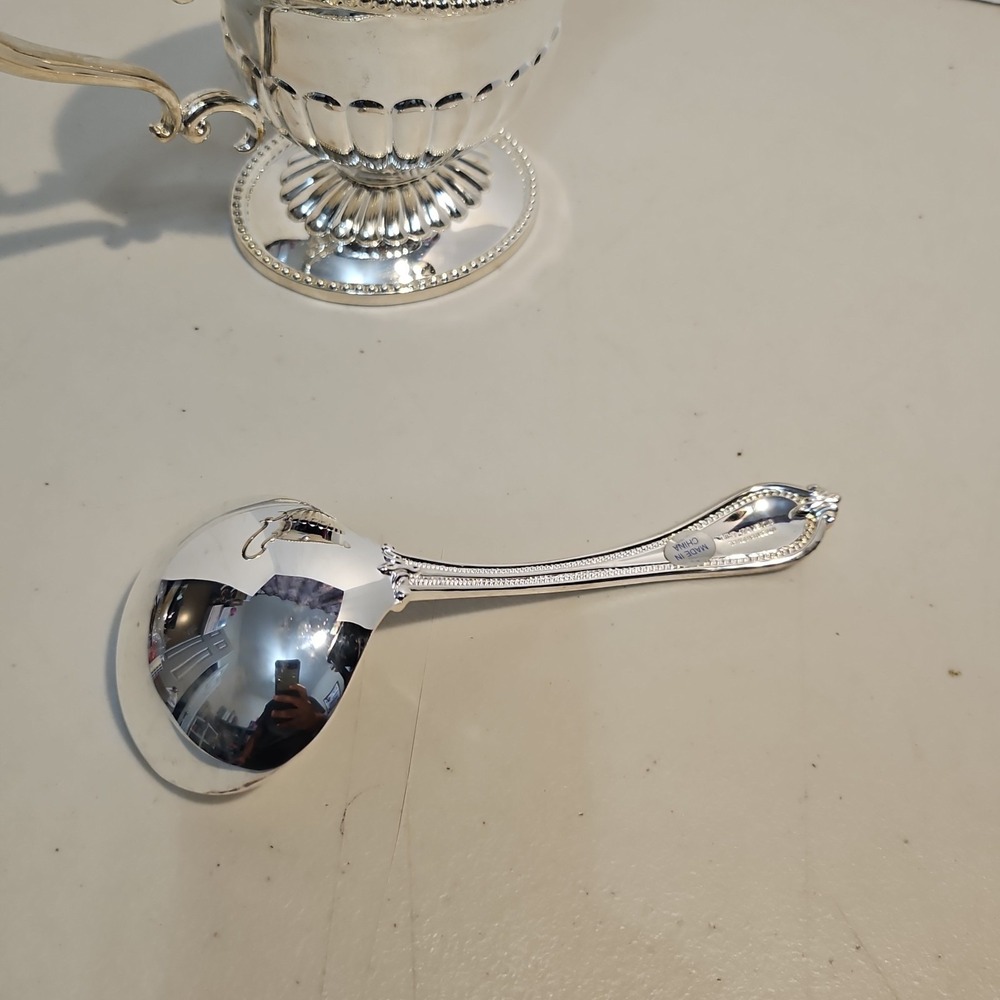 International Silver Co Silver Plated Gravy Boat W/ Ladle - Picture 6 of 11